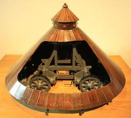 Maquette du char d'assaut de LÃ©onard de Vinci. Source : http://data.abuledu.org/URI/55ccf086-maquette-du-char-d-assaut-de-leonard-de-vinci