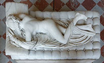 https://upload.wikimedia.org/wikipedia/commons/thumb/7/74/Louvre_-_Sleeping_Hermaphroditus_03.jpg/640px-Louvre_-_Sleeping_Hermaphroditus_03.jpg
