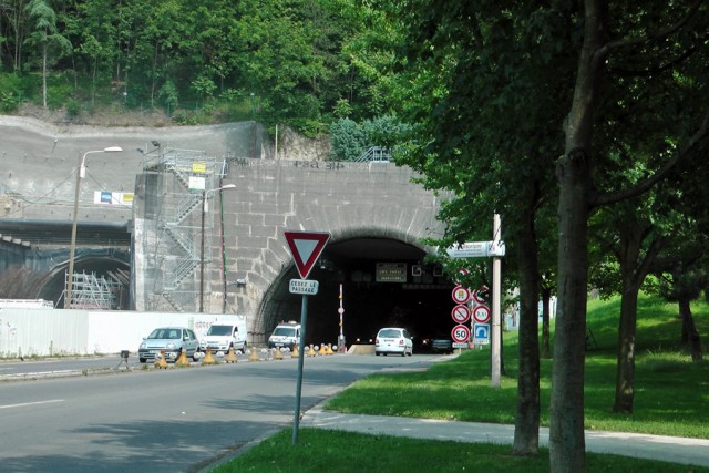 16/32. Lyon-Serin. Le tunnel de la Croix-Rousse. Mer 30.05.2012, 15:49.