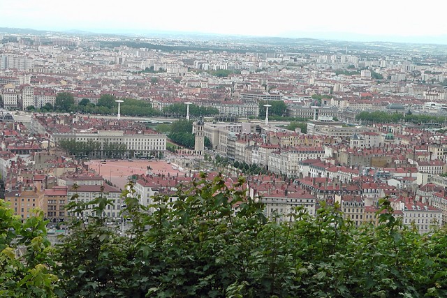 3/31. Lyon. Vue depuis la terrasse de Fourvière. Lun 04.06.2012, 15:18.