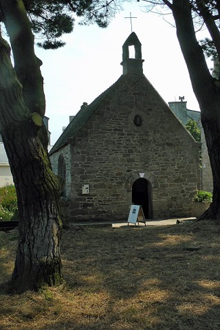 3/13. La chapelle Sainte-Anne (1640) abrite des expositions. Ven 27.07.2012, 15:17.