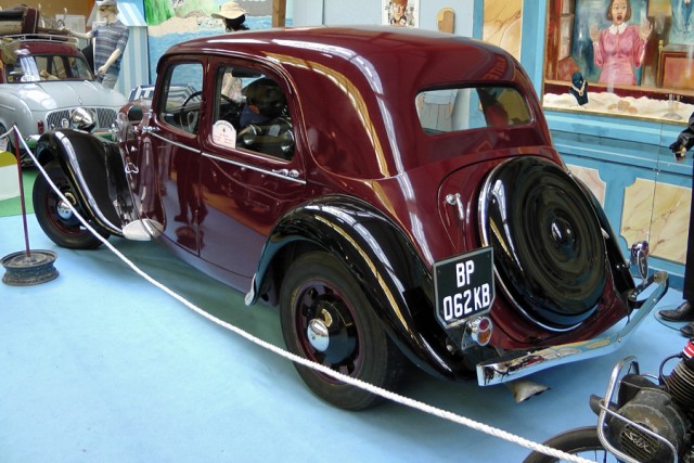 65/125. 15:45. Citroën Traction 11 BL, 1939, 1011 cm3, 11 cv.