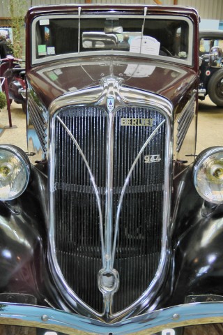 80/125. 16:09. Berliet 944, 1936, 1600 cm3, 40 ch, 9 cv, vit. max 95 km/h, 4 vitesses.