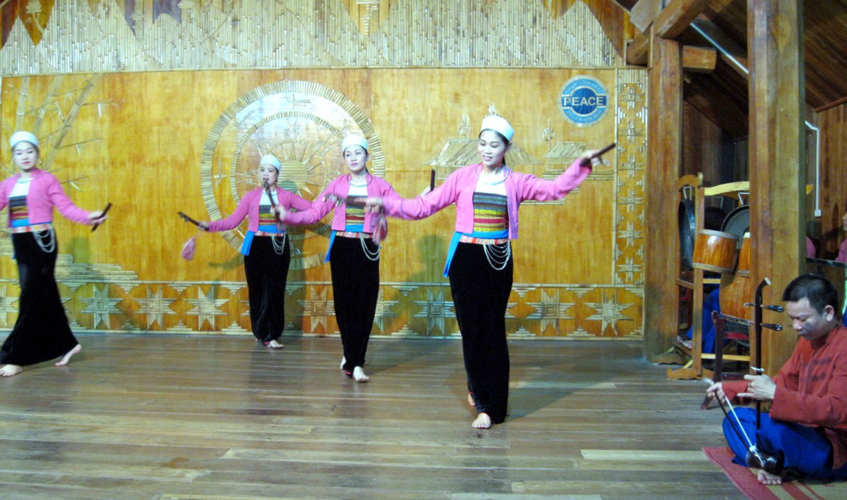 Le spectacle. Hanoï, Hoa Binh, Hanoï