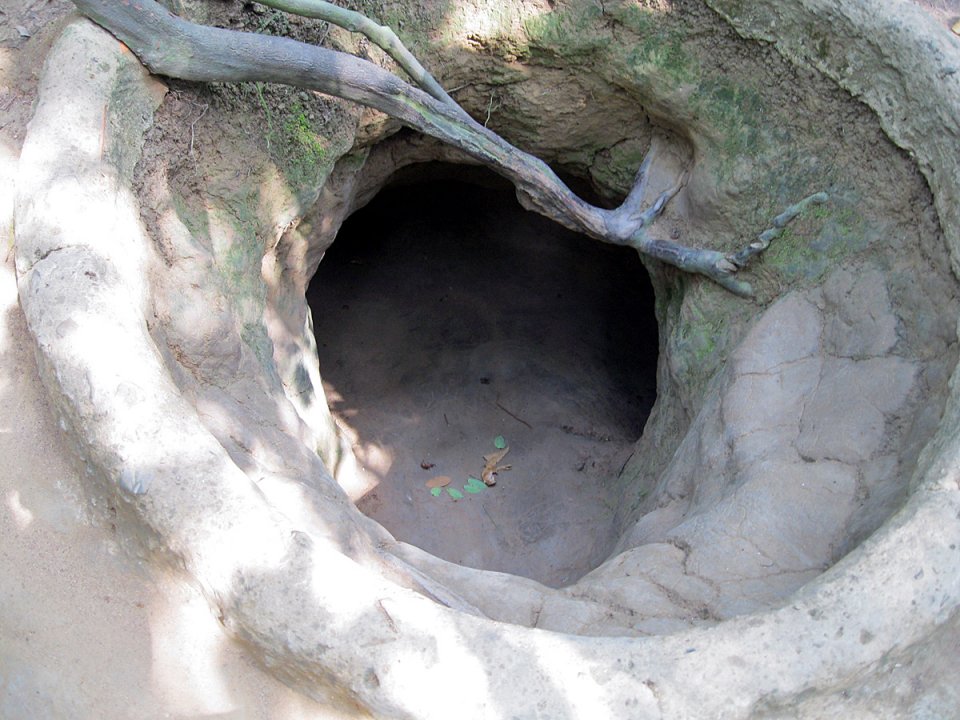 L'entrée d'un souterrain.