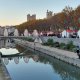 3/3. Canal de la Robine : marché de Noël et pont décoré. Dim 04.12.2022.