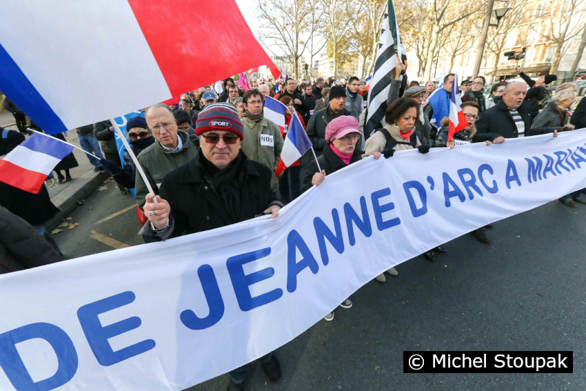 1/22. « Résistance républicaine » défile dans Paris. © Michel Stoupak. Dim 08.12.2013, 14h43m46.