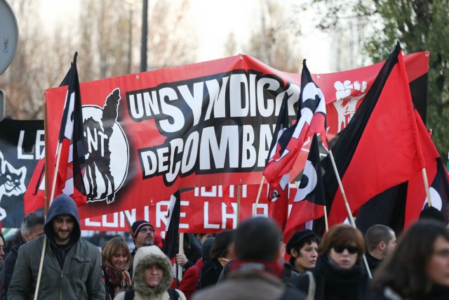02/20. La CNT défile contre la précarité et les profits. © Michel Stoupak. Sam 01.12.2012, 14:41.