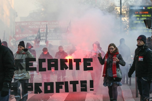 03/20. La CNT défile contre la précarité et les profits. © Michel Stoupak. Sam 01.12.2012, 15:55.