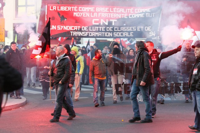 10/20. La CNT défile contre la précarité et les profits. © Michel Stoupak. Sam 01.12.2012, 16:19.