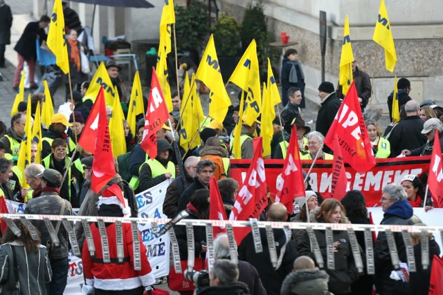 04/18. Manifestation contre le chômage et la précarité. © Photo Michel Stoupak. Sam 01/12/2012, 14:26.