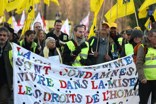 10/18. Manifestation contre le chômage et la précarité. © Photo Michel Stoupak. Sam 01/12/2012, 14:37.