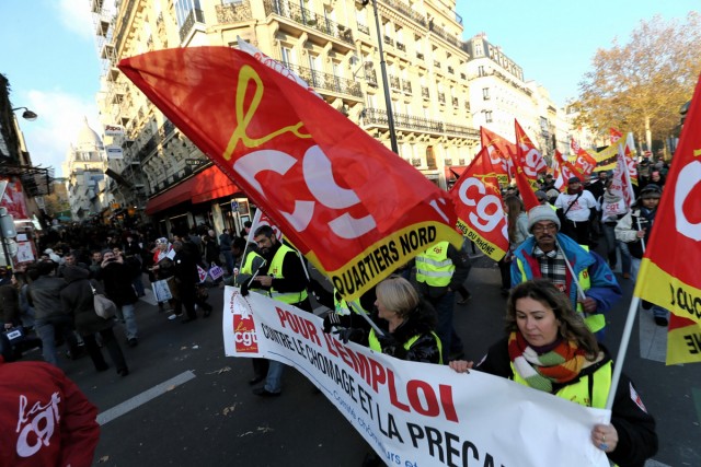 15/18. Manifestation contre le chômage et la précarité. © Photo Michel Stoupak. Sam 01/12/2012.