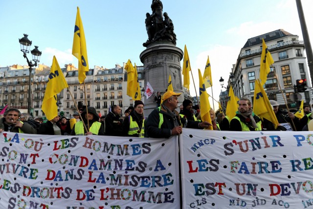 18/18. Manifestation contre le chômage et la précarité. © Photo Michel Stoupak. Sam 01/12/2012.