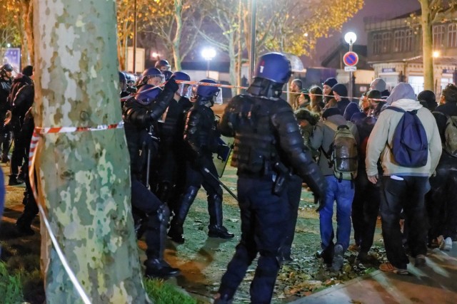 01.12.2012. Un immeuble réquisitionné, expulsé par les forces de l'ordre