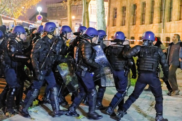 01.12.2012. Un immeuble réquisitionné, expulsé par les forces de l'ordre