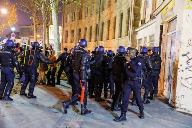 01.12.2012. Un immeuble réquisitionné, expulsé par les forces de l'ordre