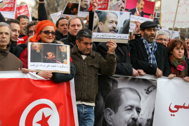 6/16. Manifestation à Paris en hommage à l’opposant tunisien assassiné Chokri Belaïd. © Michel Stoupak. Sam 09.02.2013, 14:05.