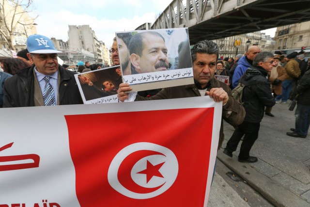 10/16. Manifestation à Paris en hommage à l’opposant tunisien assassiné Chokri Belaïd. © Michel Stoupak. Sam 09.02.2013, 14:18.