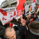 13/16. Manifestation à Paris en hommage à l’opposant tunisien assassiné Chokri Belaïd. © Michel Stoupak. Sam 09.02.2013, 14:25.