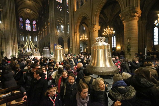 15/15. De nouvelles cloches pour Notre-Dame de Paris. © Michel Stoupak. Dim 10.02.2013, 13:53.