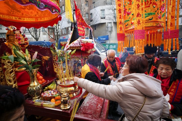 17.02.2013. Nouvel An chinois 2013 : le 13e arrondissement de Paris en fête