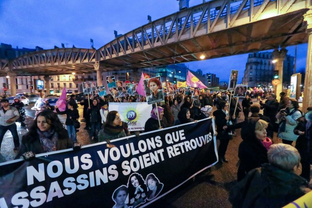10/13.  Marche à Paris pour la Journée internationale des droits des femmes. © Michel Stoupak. Ven 08.03.2013, 20:05.