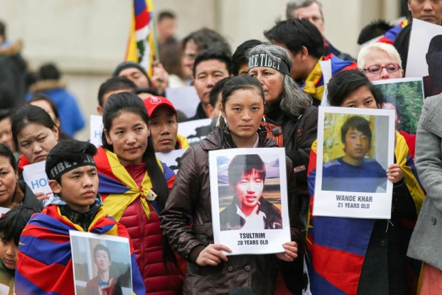 11/24. Manifestation à Paris pour un Tibet libre. © Michel Stoupak. Dim 10.03.2013, 15h52m22.