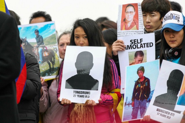 12/24. Manifestation à Paris pour un Tibet libre. © Michel Stoupak. Dim 10.03.2013, 15h59m03.