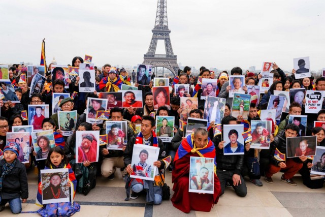 16/24. Manifestation à Paris pour un Tibet libre. © Michel Stoupak. Dim 10.03.2013, 17h31m29.