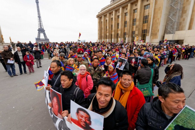 17/24. Manifestation à Paris pour un Tibet libre. © Michel Stoupak. Dim 10.03.2013, 17h40m40.