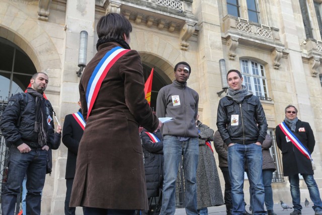 10/15. Mariage pour tous à la mairie de Saint-Denis. © Michel Stoupak. Sam 23.03.2013, 18h14m24.