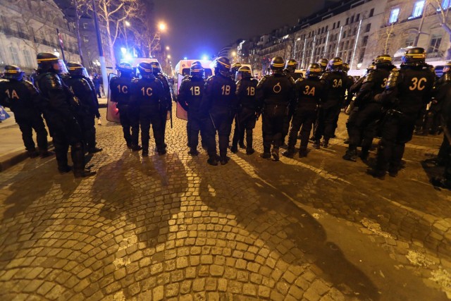 36/48. Manif pour tous : heurts entre manifestants et forces de l’ordre. © Michel Stoupak. Dim 24.03.2013, 21h09m28.