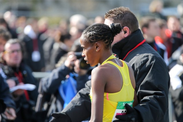 4/18. L’Ethiopienne Boru Tadese s’impose au marathon de Paris. © Michel Stoupak. Dim 07.04.2013, 11h05m56.
