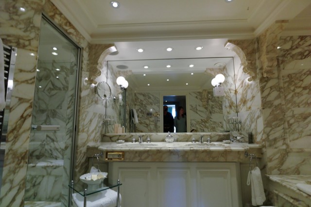 14.04.2013. L’Hôtel de Crillon en 3.500 pièces