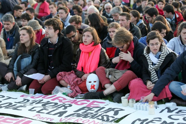 1/16. Manif pour tous : le mouvement des Veilleurs en plein essor. © Michel Stoupak. Dim 21.04.2013, 20h01m53.
