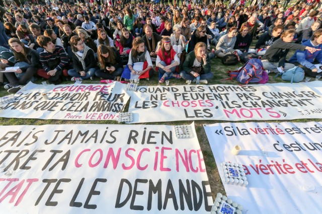 5/16. Manif pour tous : le mouvement des Veilleurs en plein essor. © Michel Stoupak. Dim 21.04.2013, 19h35m06.