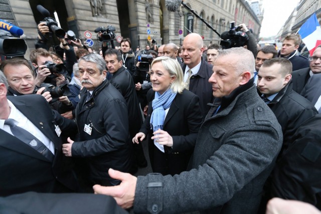 8/27. Marine Le Pen lors du défilé frontiste du 1er mai. © Michel Stoupak. Mer 01.05.2013, 10h02m37.