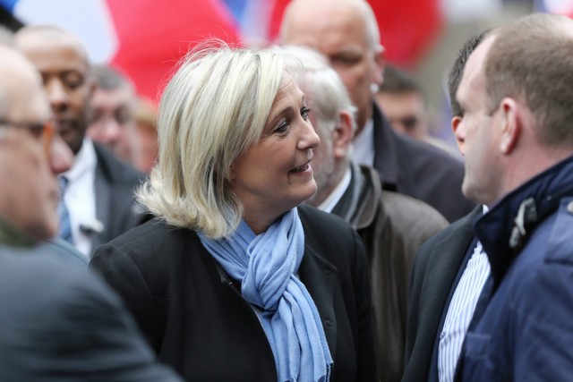 10/27. Marine Le Pen lors du défilé frontiste du 1er mai. © Michel Stoupak. Mer 01.05.2013, 10h09m13.