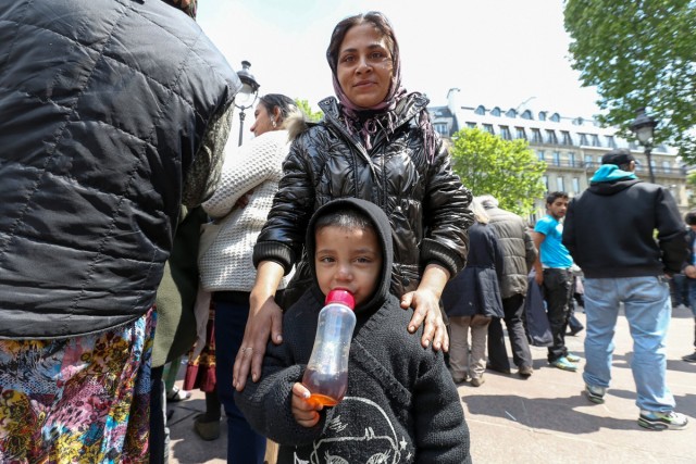 2/27. Manifestation parisienne contre les expulsions de Roms. © Michel Stoupak. Sam 25.05.2013, 14h59m29.