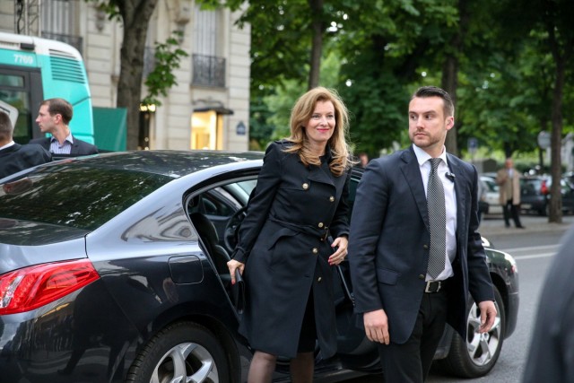 2/18. Arrivée de Valérie Trierweiler, compagne du Président de la République. © Michel Stoupak. Mer 29.05.2013, 19h54m16.