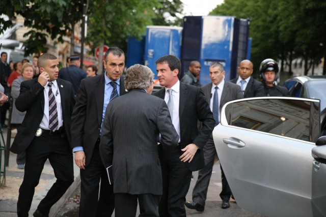 13/18. Arrivée de Manuel Valls, ministre de l’Intérieur. © Michel Stoupak. Mer 29.05.2013, 19h58m49.