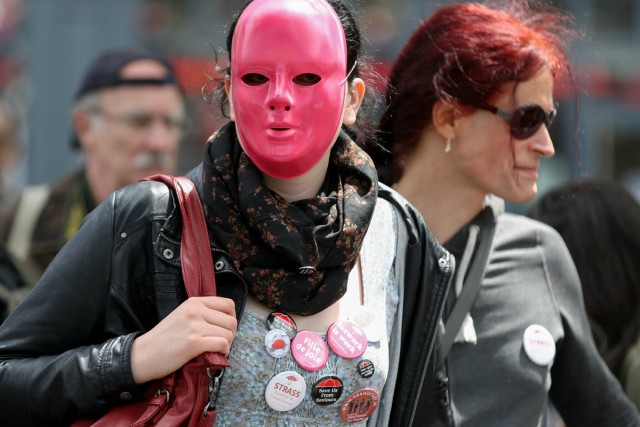 3/9. Des prostituées manifestent à Paris pour la dépénalisation du racolage. © Michel Stoupak. Dim 02.06.2013, 14h54m06.
