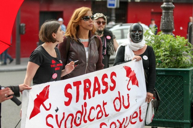 4/9. Des prostituées manifestent à Paris pour la dépénalisation du racolage. © Michel Stoupak. Dim 02.06.2013, 15h01m22.