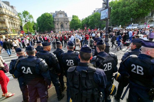 17/18. À Paris, des milliers de personnes rendent hommage à Clément Méric. © Michel Stoupak. Jeu 06.06.2013, 18h55m12.