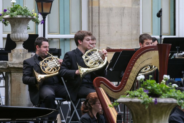 4/9. Fête de la musique 2013 : l’orchestre des Landes à l’Hôtel de Clermont. © Michel Stoupak. Ven 21.06.2013, 18h20m26.