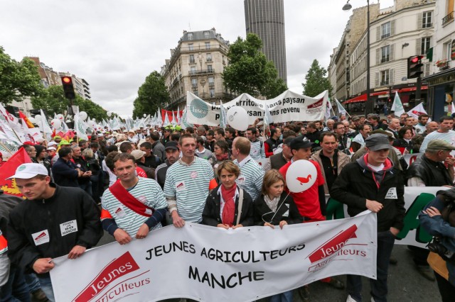 25/36. Les agriculteurs en colère marchent sur Paris. © Michel Stoupak. Dim 23.06.2013, 11h18m12.