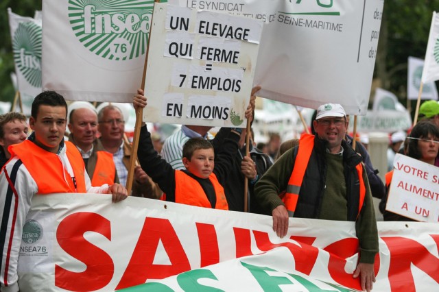 28/36. Les agriculteurs en colère marchent sur Paris. © Michel Stoupak. Dim 23.06.2013, 11h38m21.