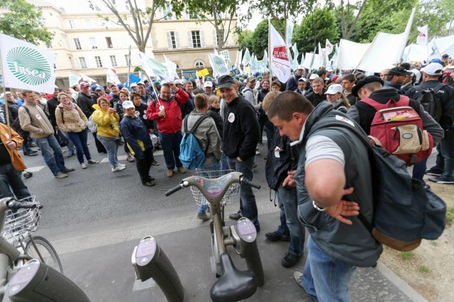 30/36. Les agriculteurs en colère marchent sur Paris. © Michel Stoupak. Dim 23.06.2013, 11h40m19.