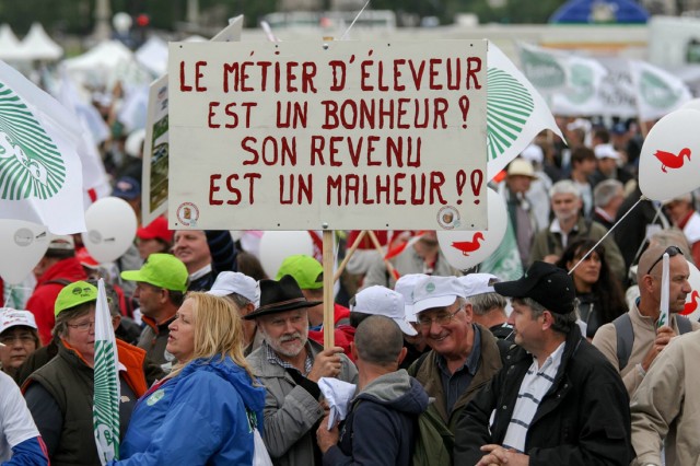 35/36. Les agriculteurs en colère marchent sur Paris. © Michel Stoupak. Dim 23.06.2013, 12h44m39.